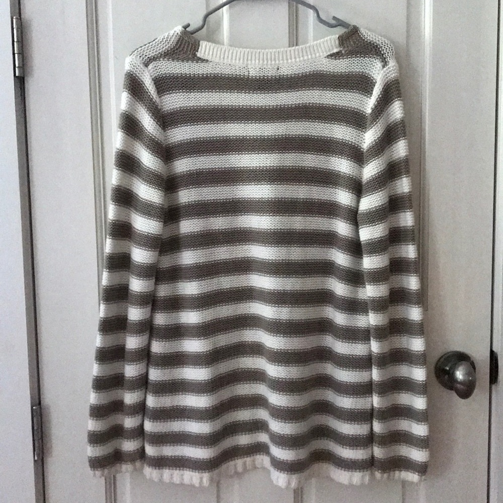 Sweater - Picture 3 of 3